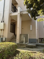 村田住宅(男山第４住宅)313棟の物件外観写真